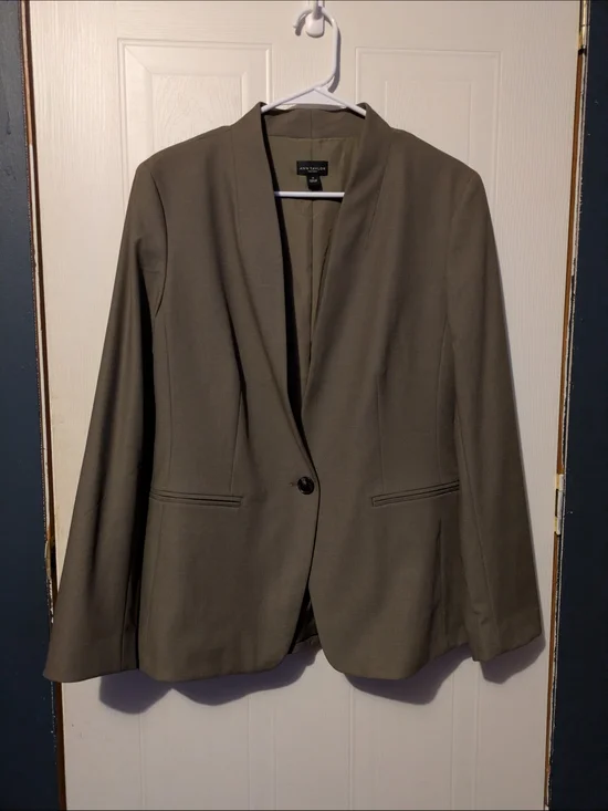 Ann Taylor Factory Olive Green Women's Pant Suit - Classic Jacket & Pants - Picture 2 of 7